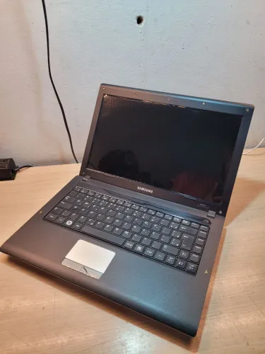 Notebook Samsung Dual 4GB HD de 320GB Bateria Ruim Formatado 
