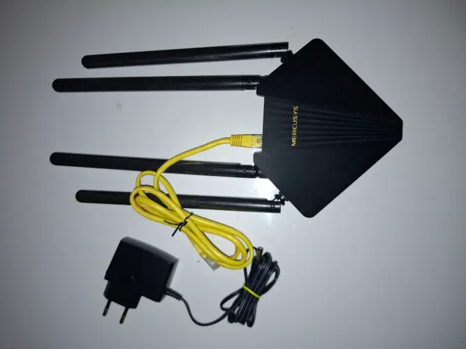 Vendo Modem semi novo - modelo MR30G