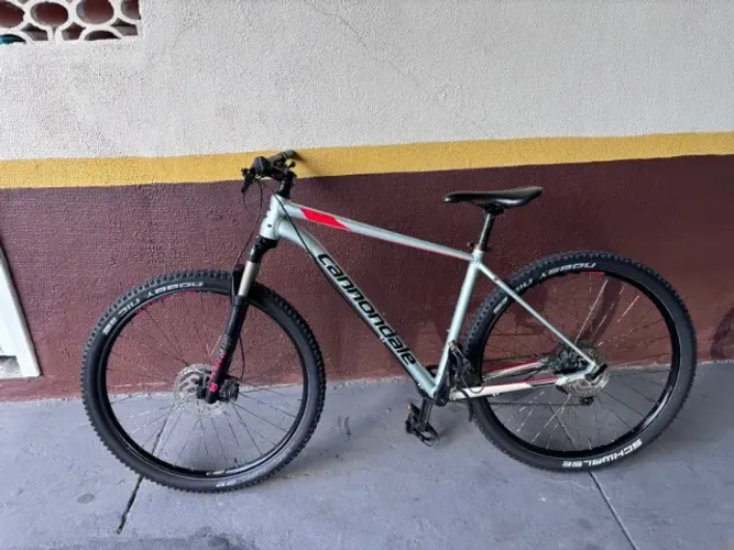 Bicicleta Mountain Bike Canondale aro 29