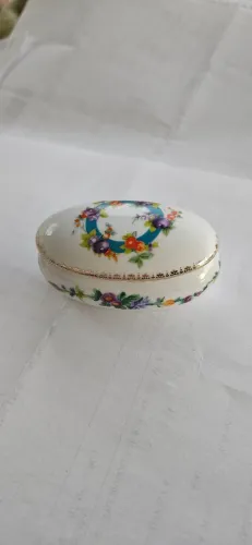 Miniatura em porcelana fina