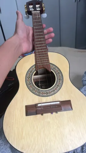 Vendo cavaquinho nunca usado