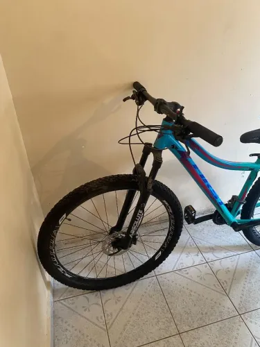 Bicicleta First, NOVA Tudo original nada trocado com nota fiscal
