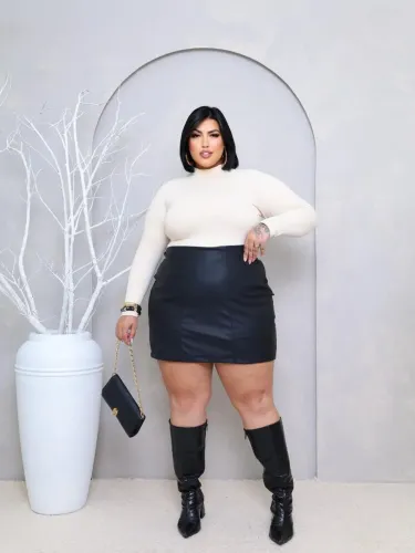 Short saia com fenda em courino com short por dentro G3