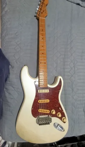 Guitarra fender stratocaster 