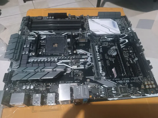 Asus prime x370 pro ( COM DEFEITO)
