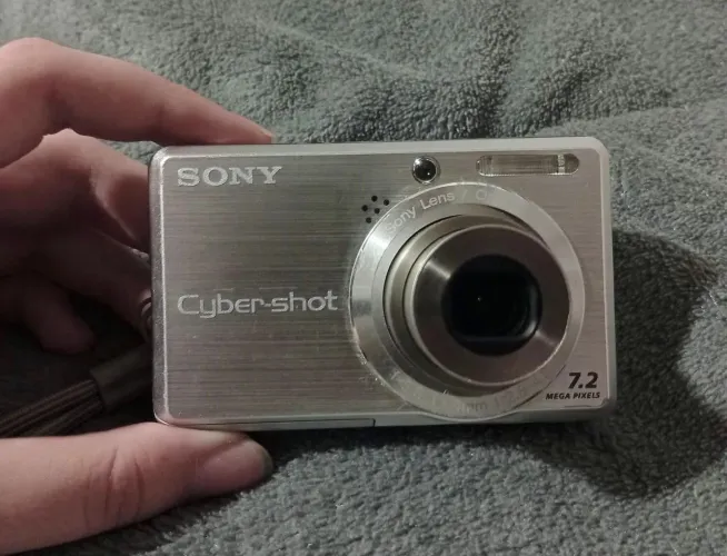Cyber-shot Sony dsc-750
