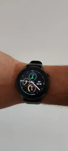 Smartwatch Amazfit GTR2e - Duração da bateria 10 dias.