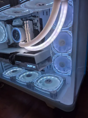 PC Gamer High-End | Intel Core i7-14700 | RX 9070 XT XFX | 32GB DDR5 | NVMe