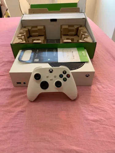Xbox séries s zerado na caixa com jogos!