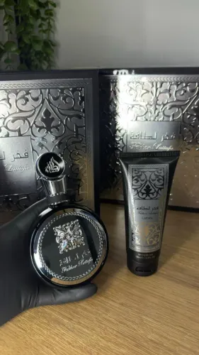 Kit Árabe Fakhar Black Lattafa 100ml Edp 3 Peças