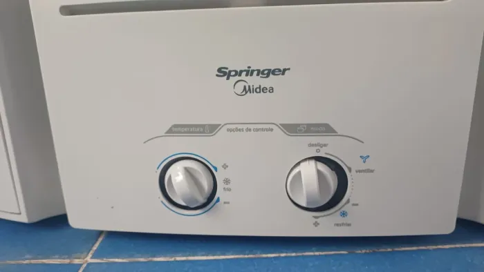 AR CONDICIONADO DE JANELA