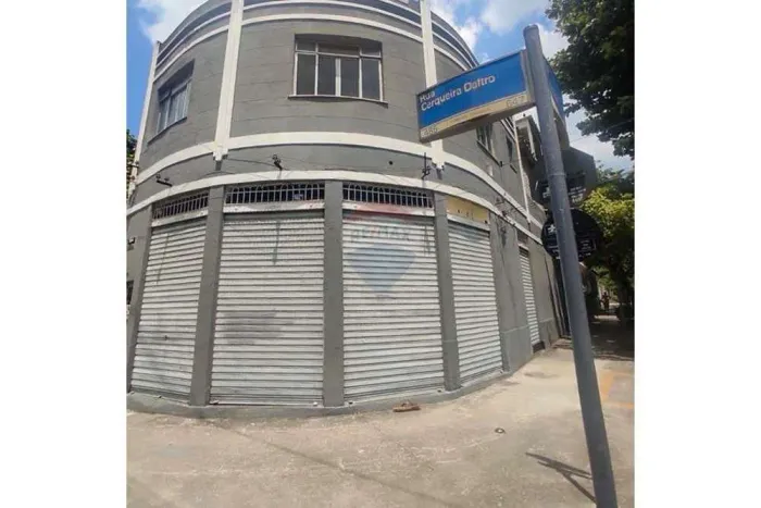 Prédio à Venda com Apartamento e Loja Comercial 3 Quartos Cascadura R$ 350.000,00