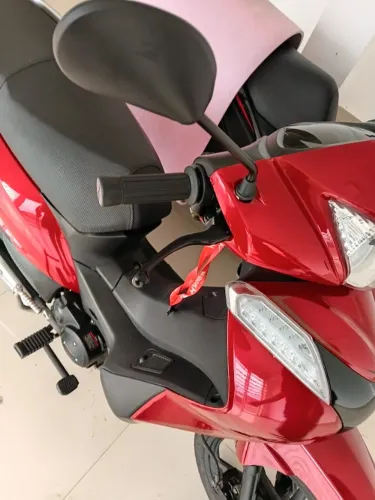 Moto 2025 shineray  semi nova2000km rodados/quitada/doc OK