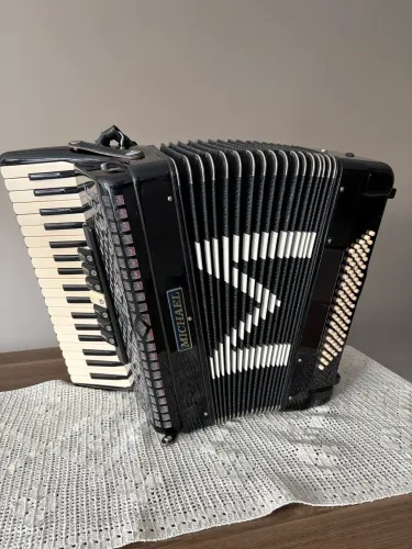 Acordeon Michael 80 Baixos - Praticamente Novo