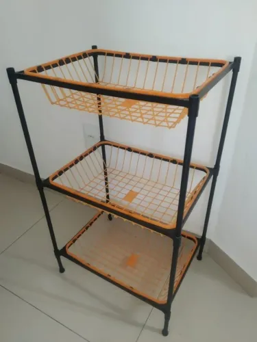 Fruteira de plástico com 3 espaços