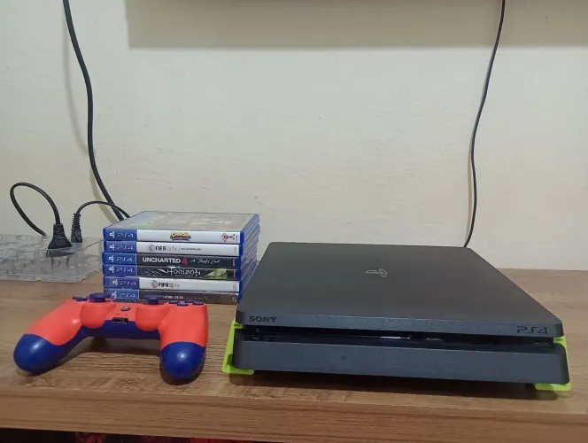 Playstation 4 1TB + 6 Jogos 