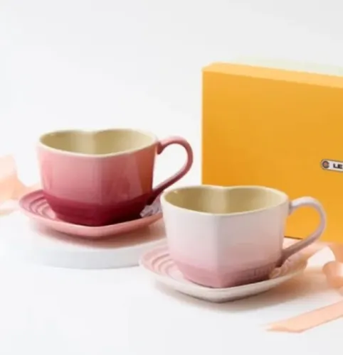 Caneca Coração Rosa Quartzo Le Creuset