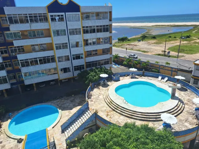Apartamento mobiliado/climatizado com vista deslumbrante para o Mar e Serra, próximo ao Cu