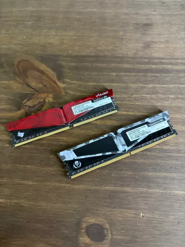 2 pentes de memória RAM ddr4