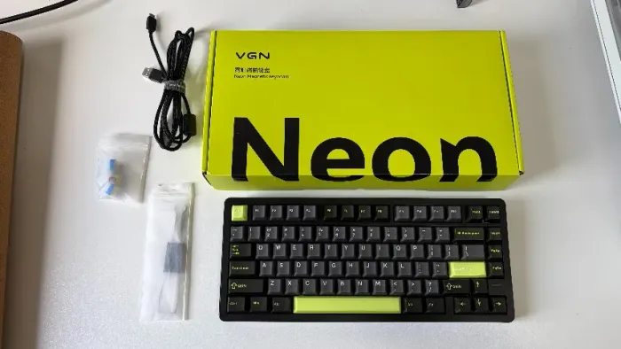 Teclado Gamer VGN Neon He+ plus (melhor versão) - 256K SCAN RATE - SWITCH TTC ELF KING