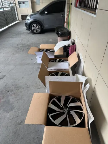 Roda 17 com pneus 205/40r17