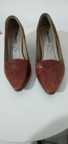 Sapato feminino Piccadilly ( modelo: Scarpin "Croco" ref.73905) Tam.35. Usado.