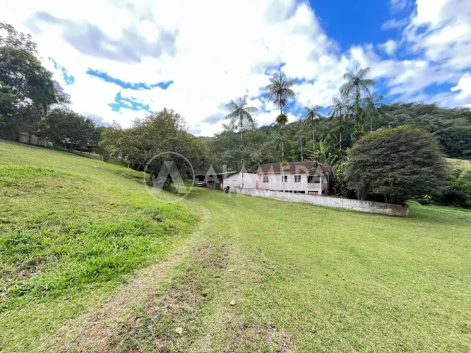 Sítio na divisa entre Gaspar e Blumenau a menos de 2km da BR-470 e 15 minutos do Centro de
