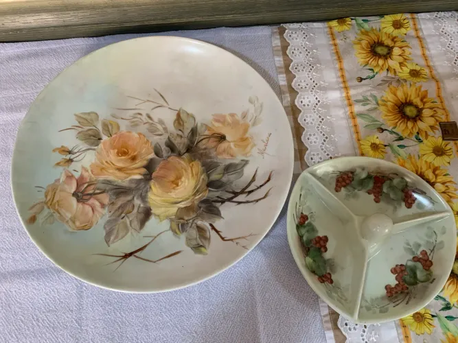 Jogo de travessas em porcelana pintado a mão