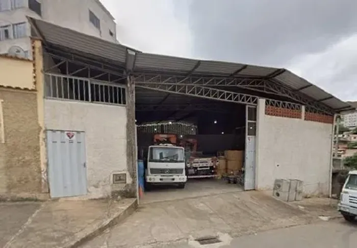 Comercial de leilão em MANGABEIRAS / JOAO MONLEVADE / MG | Licitação Aberta
