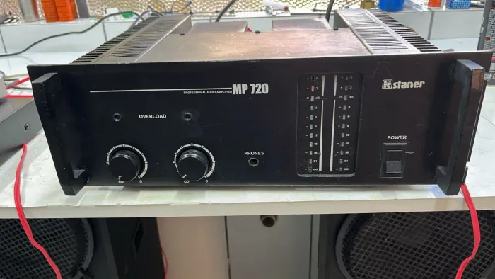 Amplificador Staner MP720