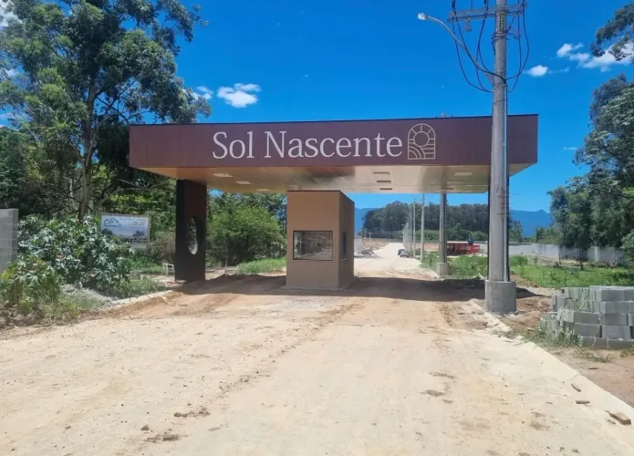 Lote condomínio Sol Nascente 