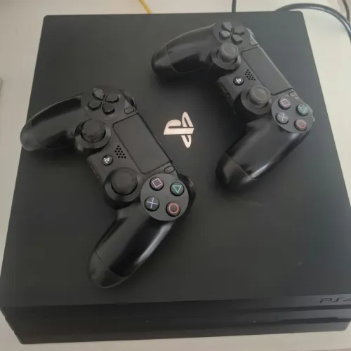 PlayStation 4 pro 1 tb com 6 jogos e 2 controles 