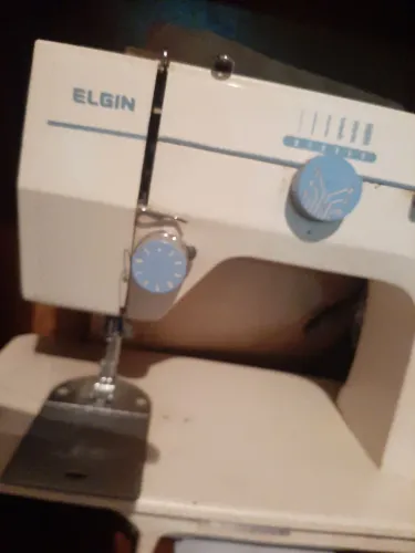 Maquina de costura novinha