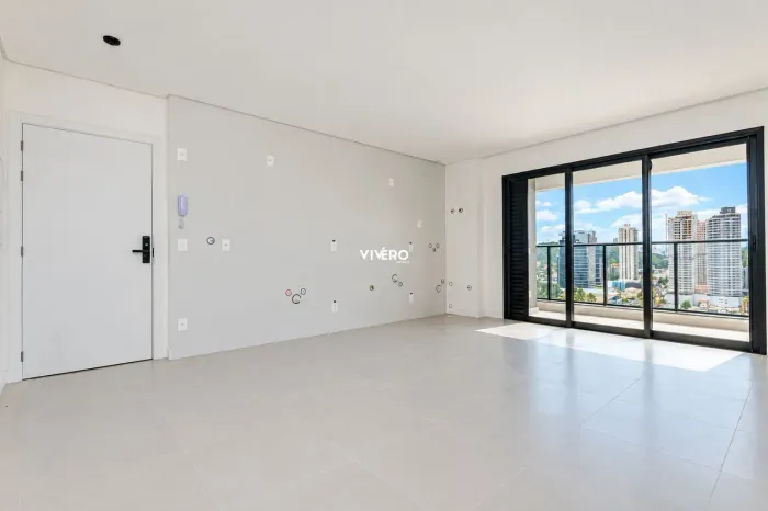 Apartamento 2 Dormitórios com Churrasqueira à Venda na Praia Brava
