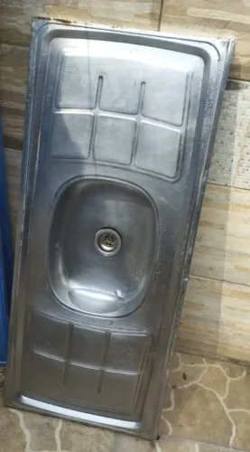 Vendo Janela/ Basculante/ Pia de Inox