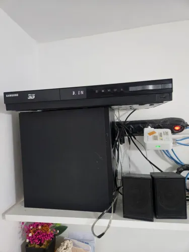 Samsung Home Theater HT-E3500/ZD 5.1 Canais - 500W RMS