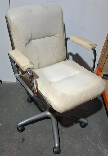 Cadeira com rodízios