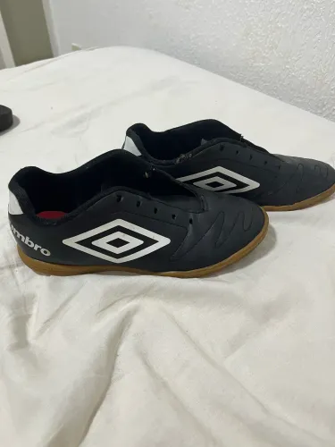Chuteira umbro
