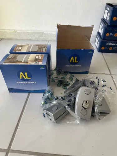 Kit fechadura mais dobradiça - porta de vidro.
