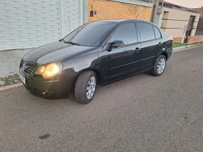 Volkswagen Polo Sedan 1.6 MI Total Flex 8V 4P 2011