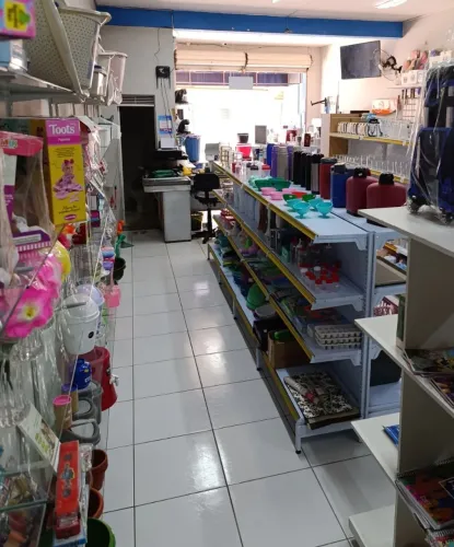 Vendo 6Gôndola central e uma inicial de 127, por 1,00 R$400,00 cada