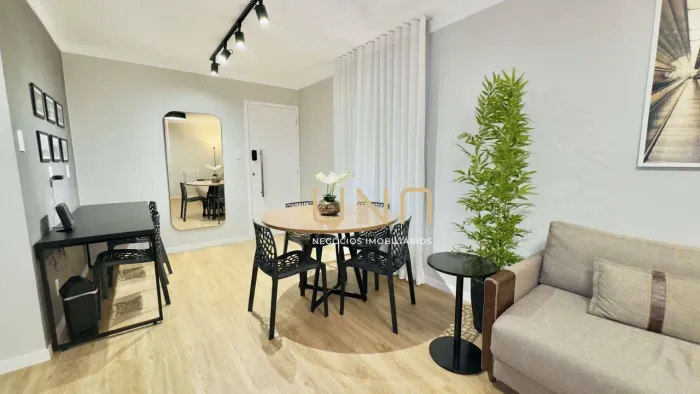 Apartamento com 2 dormitórios à venda, 57 m² por R$ 650.000,00 - Centro - Florianópolis/SC