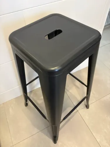 Banqueta alta, estilo industrial, produto novo