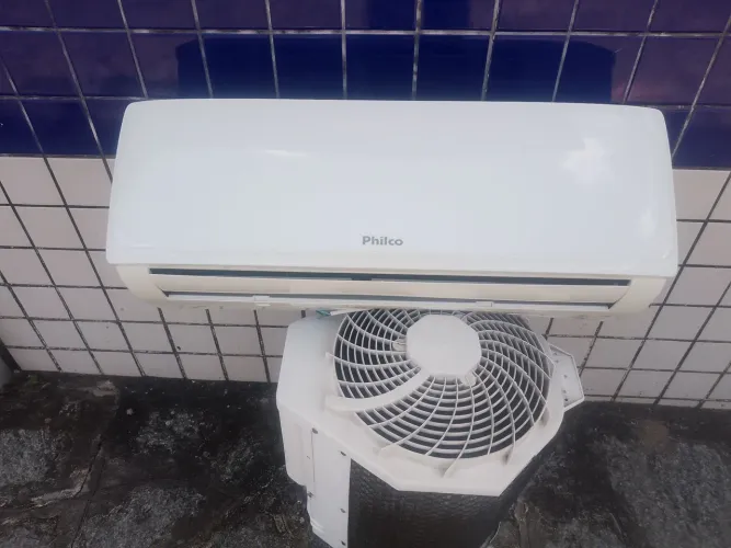 Ar condicionado Philco 12000 BTUs semi novo pra vender ligeiro é só pegar e instalar