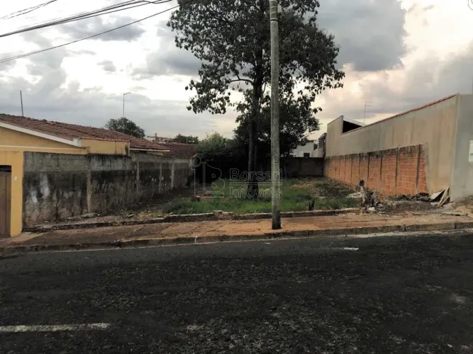 Terreno padrão à venda na Vila Yamada, Araraquara!