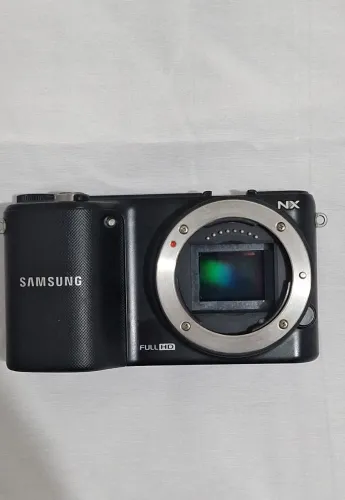 Câmera nx2000