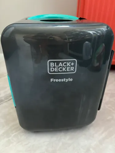 Mini geladeira BLACK DECKER