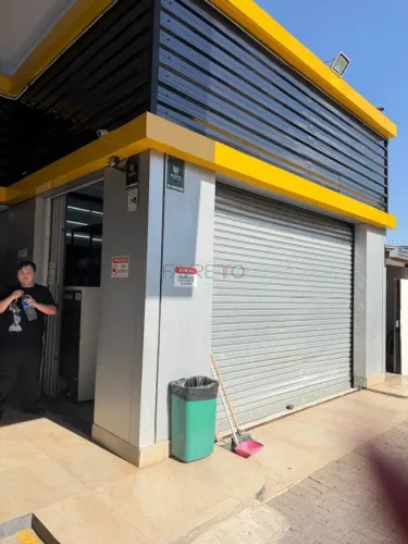 Loja em posto de gasolina, Uberaba, Curitiba, PR