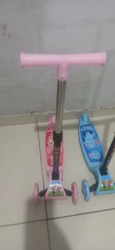 Vendo 2 patinetes um rosa e um azul
