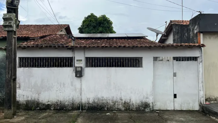 Aluga-se Casa 